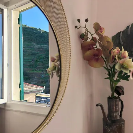 L' Attico Giallo Oro Di Giulia Manarola Exterior foto