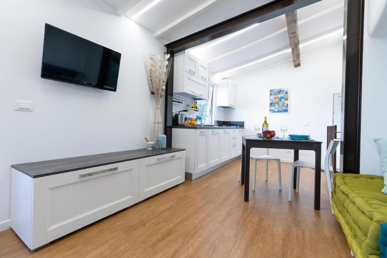 L' Attico Giallo Oro Di Giulia Apartment *